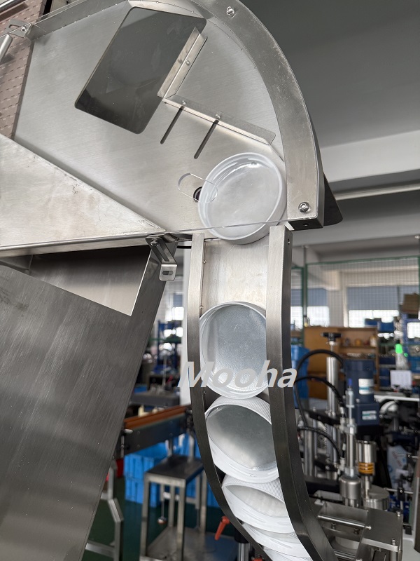 auto cap screwing machine (4)